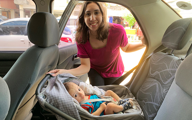 Quando virar o bebê para frente na cadeirinha do carro?