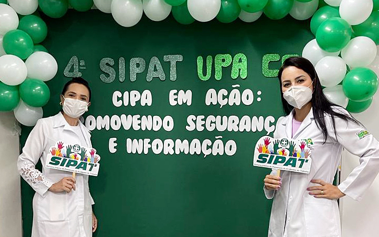 perfil As fotos do médico funcionários dentro branco uniformes