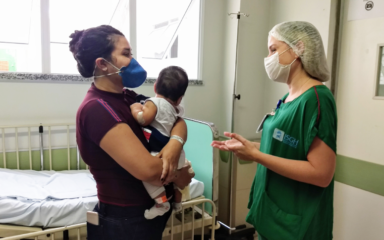 Pais devem ficar atentos aos sintomas da COVID-19 em crianças